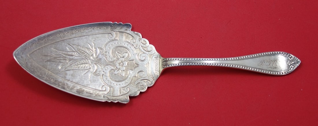 Vanderslice Sterling Silver Beaded Pie Server 9 1/4" Bright-Cut 1850-1899: Vanderslice Sterling Silver Beaded Pie Server 9 1/4" Bright-Cut 1850-1899 This exquisite pie server showcases the renowned craftsmanship of Vanderslice, dating back to 1850-1899. Crafted from high-qua