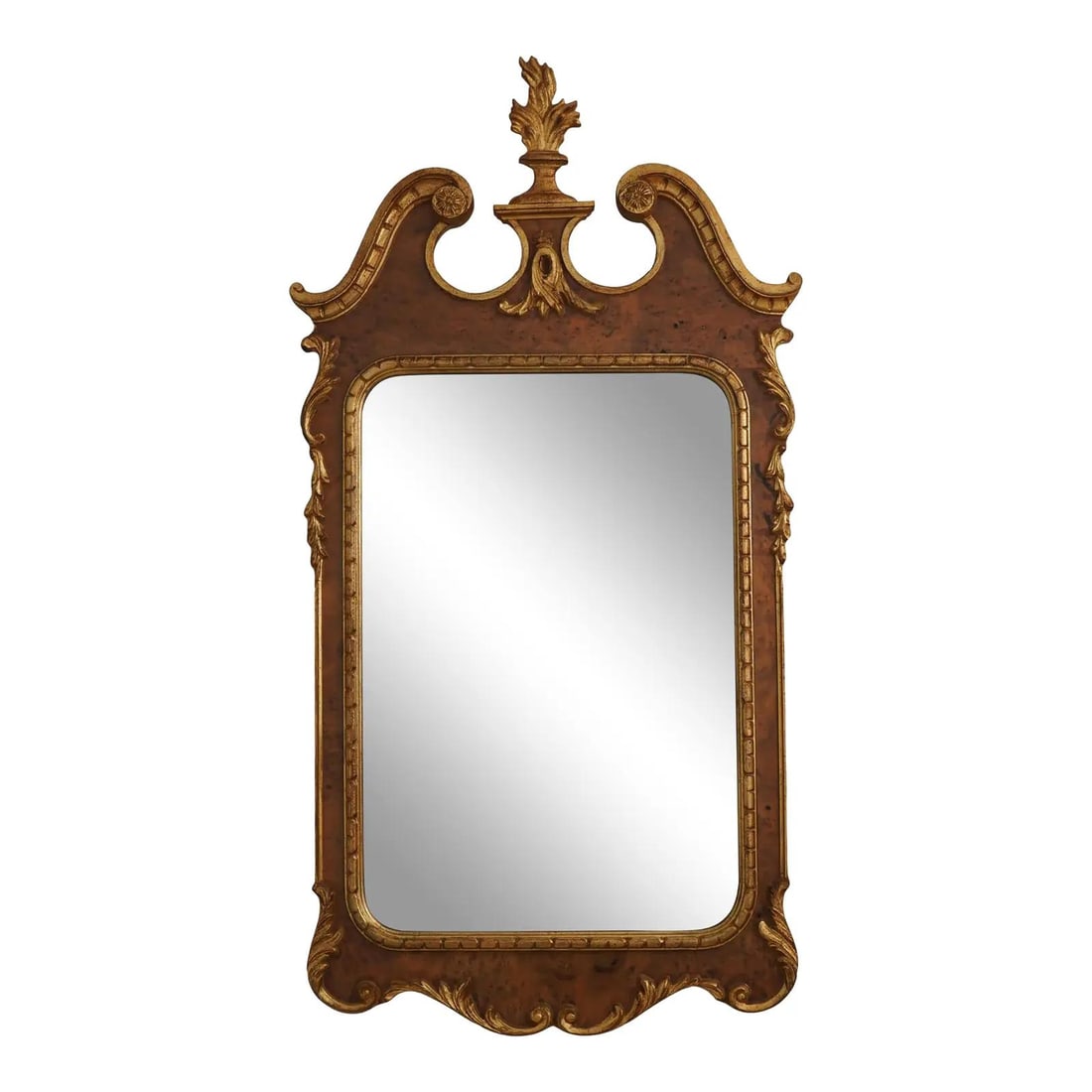 Federal Style Gold Gilt Mirror with Carved Frame: Federal Style Gold Gilt Mirror with Carved Frame This exquisite Decorative Crafts Carved Frame Gold Gilt Mirror showcases fine carved details and high-quality construction, reflecting the elegance of 