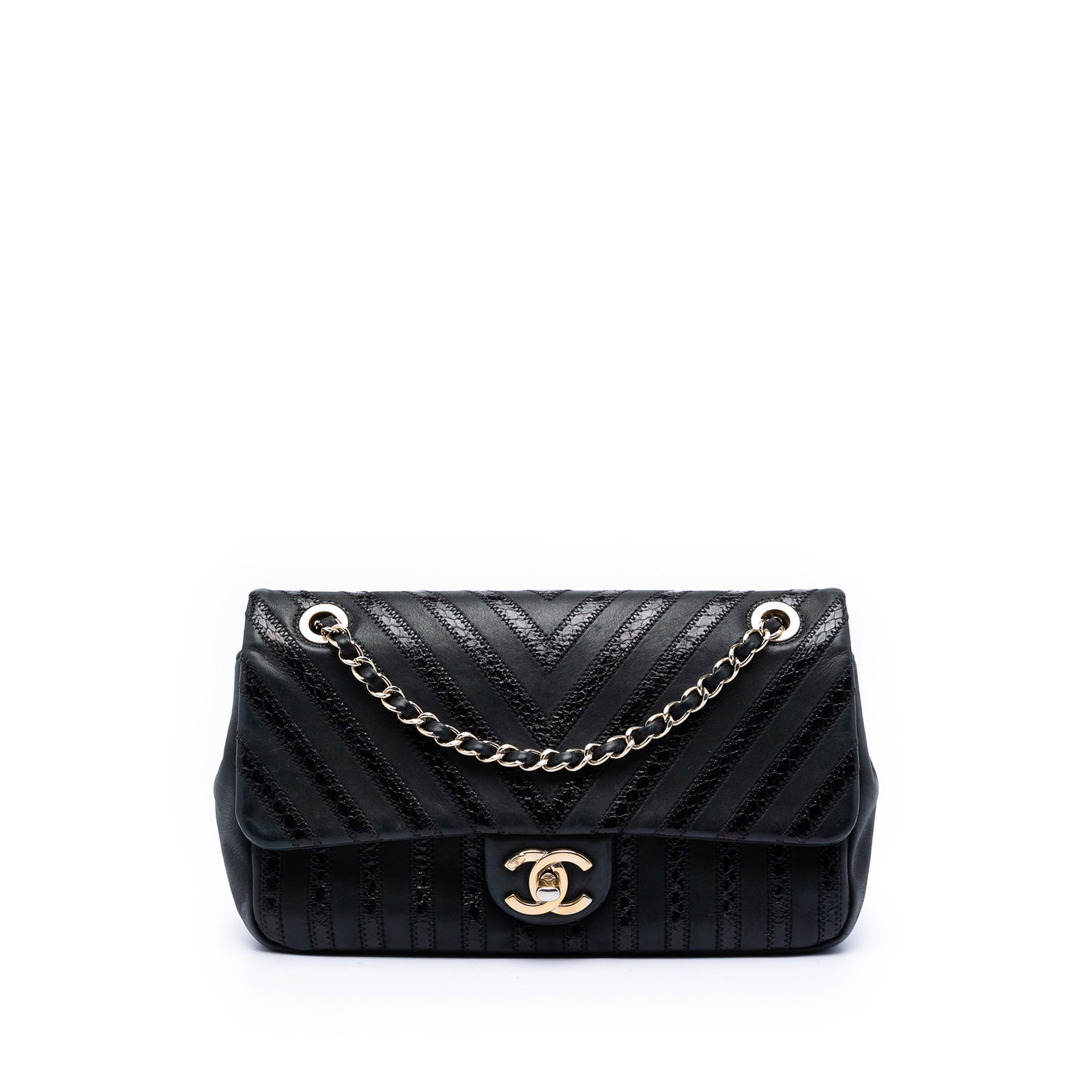 Chanel Single Flap Shoulder Bag Chevron Python Embossed Leather Suede: Chanel Single Flap Shoulder Bag Chevron Python Embossed Leather Suede Chanel Chevron Python Embossed Calfskin and Suede Single Flap shoulder bag in black. This bag features a wrinkled calf and suede l