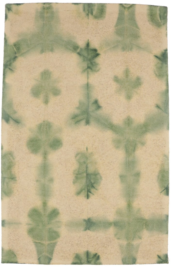 5' x 8' Green Hand-Tufted Wool Modern Area Rug with Geometric Pattern: 5' x 8' Green Hand-Tufted Wool Modern Area Rug with Geometric Pattern This hand-tufted area rug features a modern green tie-dye style with a geometric pattern. Made from wool, it offers a high pile he
