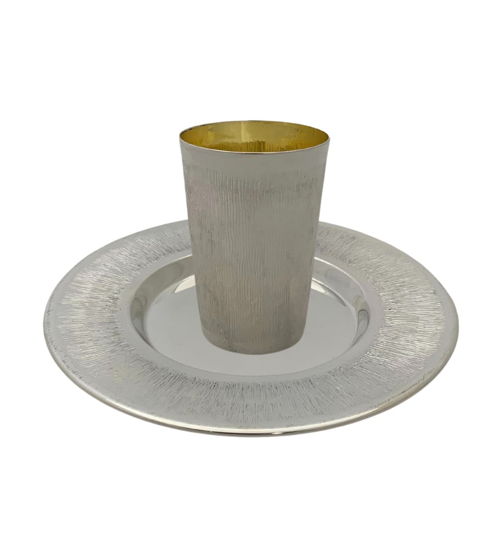 Handmade 925 Sterling Silver Modern Striated Cup and Tray Set: Handmade 925 Sterling Silver Modern Striated Cup and Tray Set This exquisite set includes a handmade modern cup and tray crafted from fine 925 sterling silver, showcasing a unique striated and sleek f