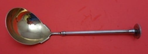Gorham Old English Sterling Silver Gravy Ladle 8.5 Inch Goldwashed: Gorham Old English Sterling Silver Gravy Ladle 8.5 Inch Goldwashed This exquisite gravy ladle features the timeless Old English pattern by Gorham, crafted from high-quality sterling silver. Measuring 