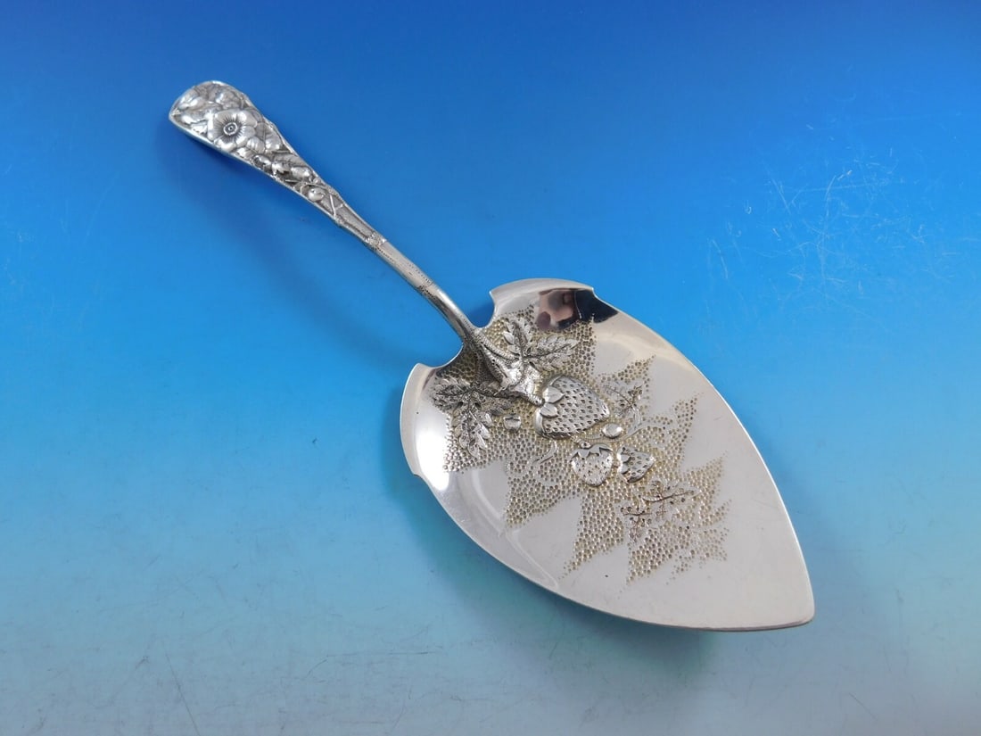 Gorham Eglantine Sterling Silver Pie Server Berries Design 8.5" (1 of 4)