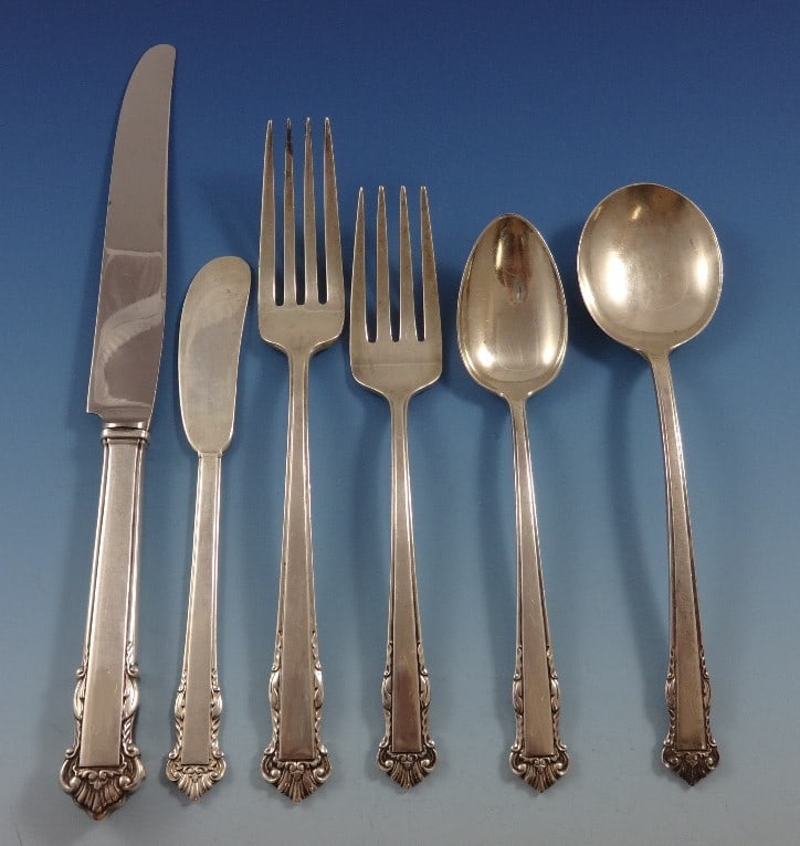Lunt English Shell Sterling Silver Flatware Set for 6, 33 Pieces with Storage Caddy (1 of 4)