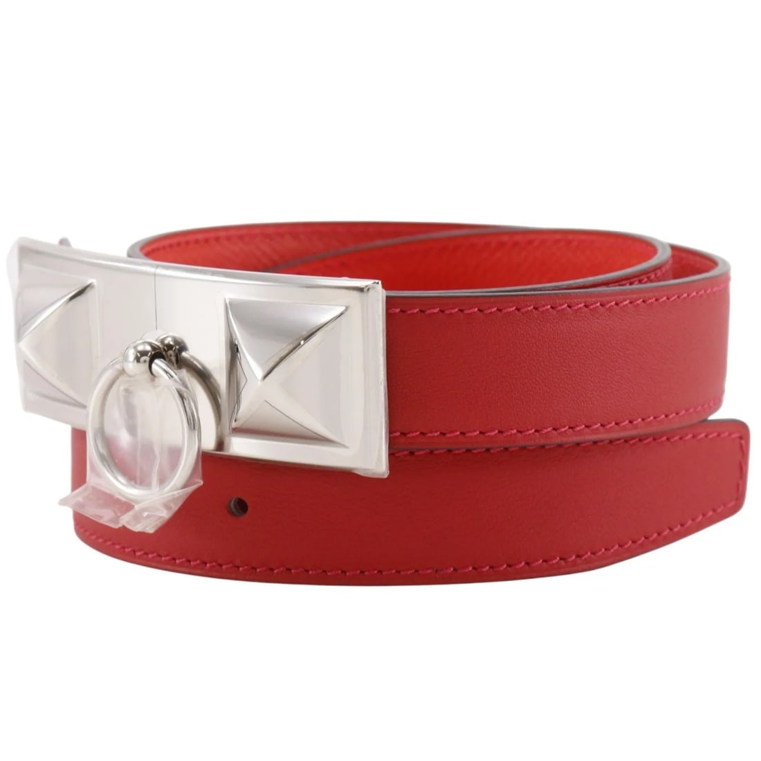 Hermes Rivale leather reversible belt in red: Hermes Rivale leather reversible belt in red Hermes Rivale reversible belt in red leather with a unisex design. Made in France, this belt is presented in very good condition. Specifications Brand: Her