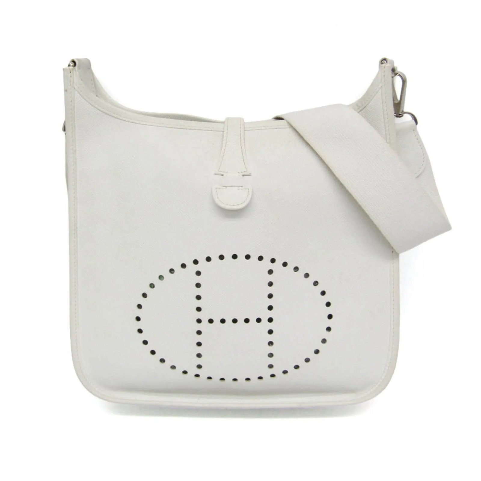 Hermes Evelyne Gen II White Leather Shoulder Bag: Hermes Evelyne Gen II White Leather Shoulder Bag Hermes Evelyne Bag Gen II in white leather. This women's bag is made in France and is presented in good condition, with light scuffing to the exterior 