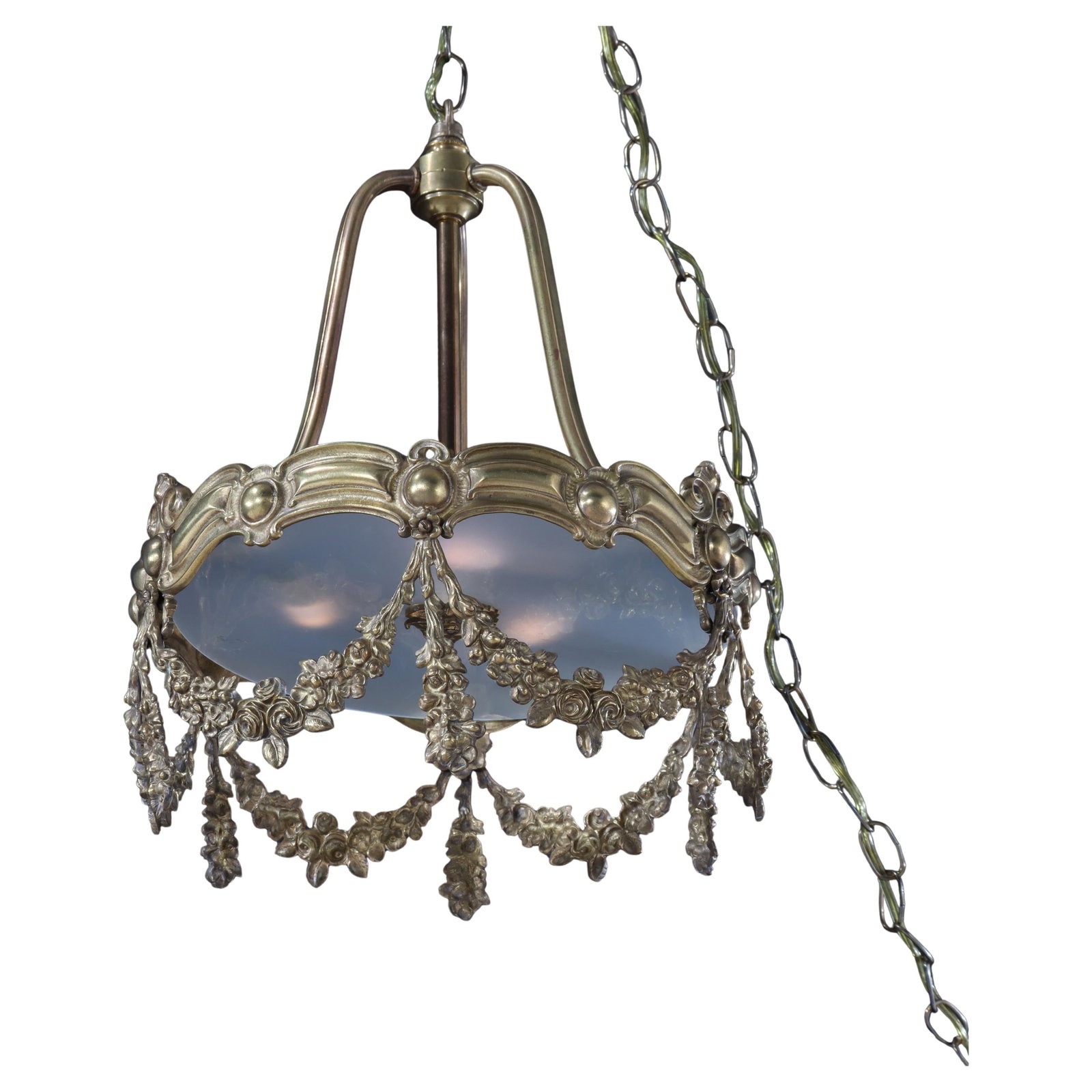 Early 20th Century Floral Gilt Bronze Chandelier in Louis XIV Style: Early 20th Century Floral Gilt Bronze Chandelier in Louis XIV Style This antique Louis XIV style chandelier features a floral drape design crafted in gilt bronze, dating to the early 20th century. The