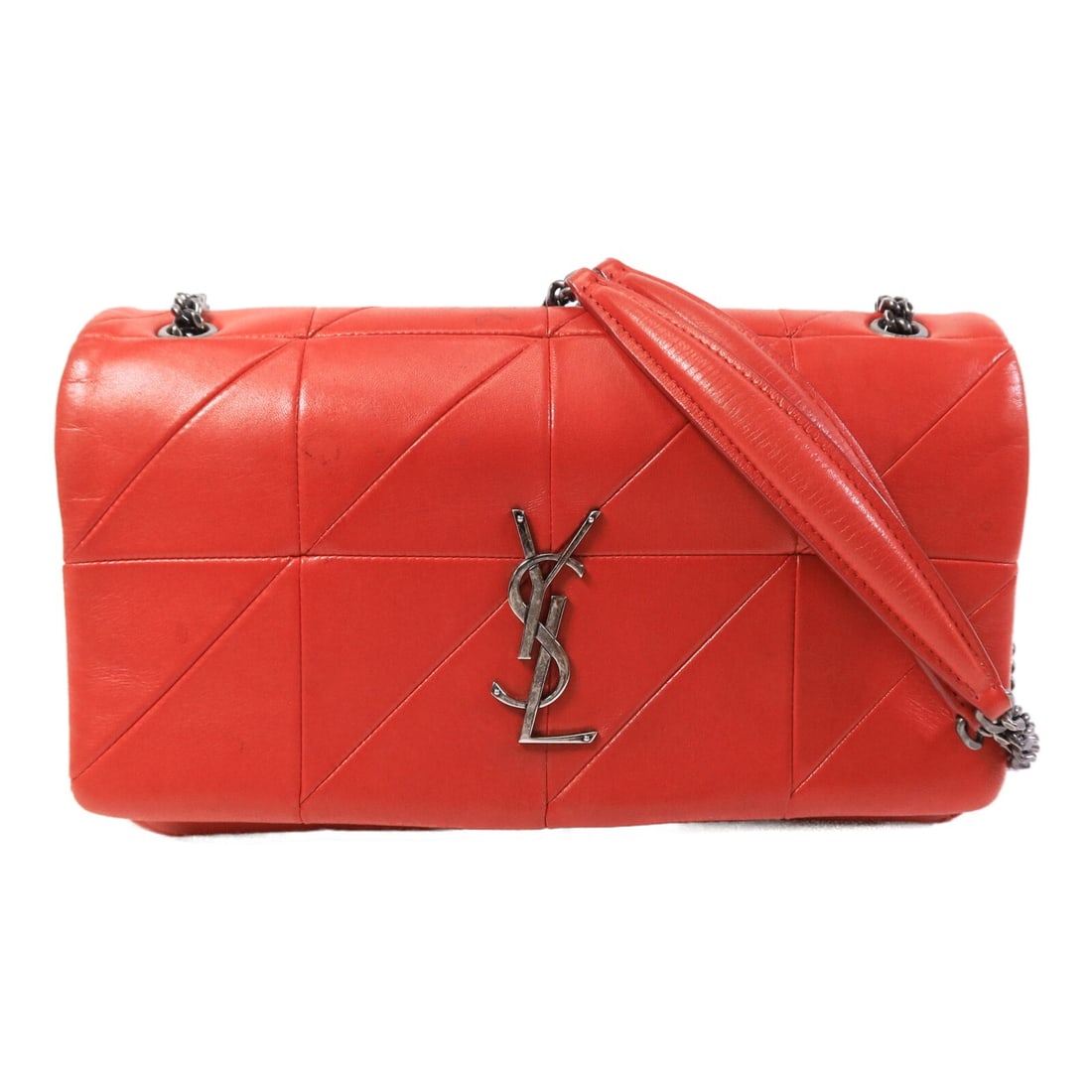 Saint Laurent Jamie Medium Red Lambskin Shoulder Bag: Saint Laurent Jamie Medium Red Lambskin Shoulder Bag This SAINT LAURENT Jamie Medium Chain Shoulder Bag is crafted from luxurious lambskin leather in a striking red color. Designed for women, it featu