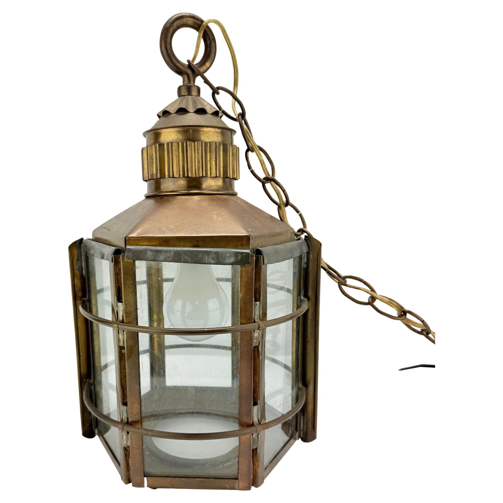 Early 20th Century Brass Copper Nautical Pendant Lantern: Early 20th Century Brass Copper Nautical Pendant Lantern This early 20th-century brass and copper maritime pendant lantern showcases the robust craftsmanship and utilitarian elegance of its time. Stan