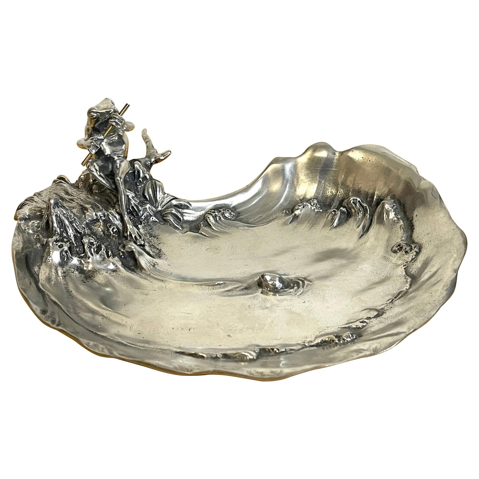 Art Nouveau Pewter Frog Motif Dish by Achile Gamba WMF: Art Nouveau Pewter Frog Motif Dish by Achile Gamba WMF This enchanting Art Nouveau Frog Motif Dish, also known as a Vide-Poche, features a whimsical design of a flute-playing frog romancing fish in a 