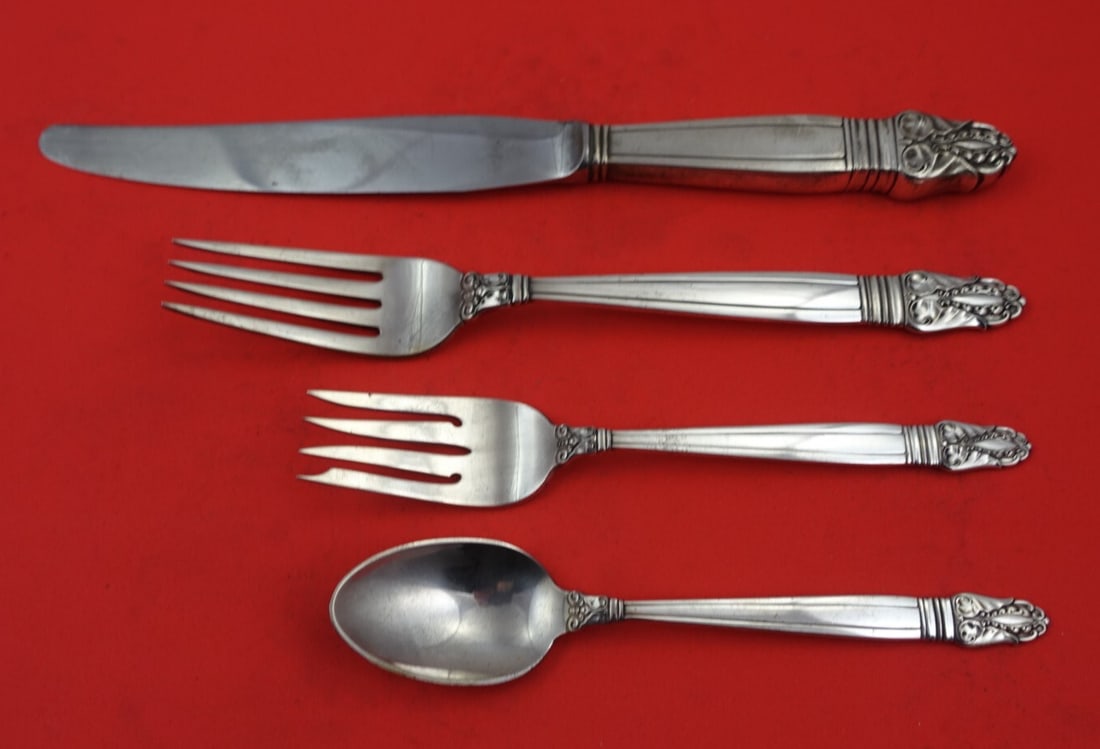 Norse by International Sterling Silver 4-Piece Dinner Place Setting: Norse by International Sterling Silver 4-Piece Dinner Place Setting This exquisite 4-piece dinner size place setting from the Norse pattern by International Sterling is a stunning addition to any dini