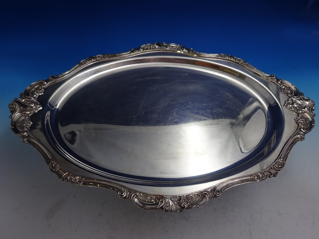 Wallace Grande Baroque Silverplate Large Meat Platter 22 inches: Wallace Grande Baroque Silverplate Large Meat Platter 22 inches Presenting the Grande Baroque by Wallace Silverplate Meat Platter, a stunning addition to your dining collection. This large platter, me