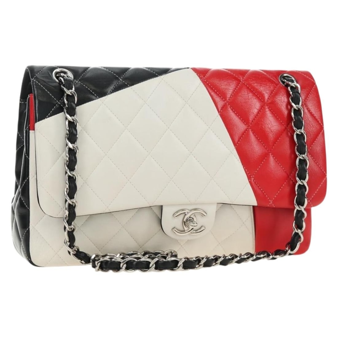 CHANEL Big Matelasse 30 Lambskin Shoulder Bag White Black Silver: CHANEL Big Matelasse 30 Lambskin Shoulder Bag White Black Silver Chanel Big Matelasse 30 shoulder bag in white, black, and silver lamb skin. Made in Italy, this women's bag features a chain shoulder s