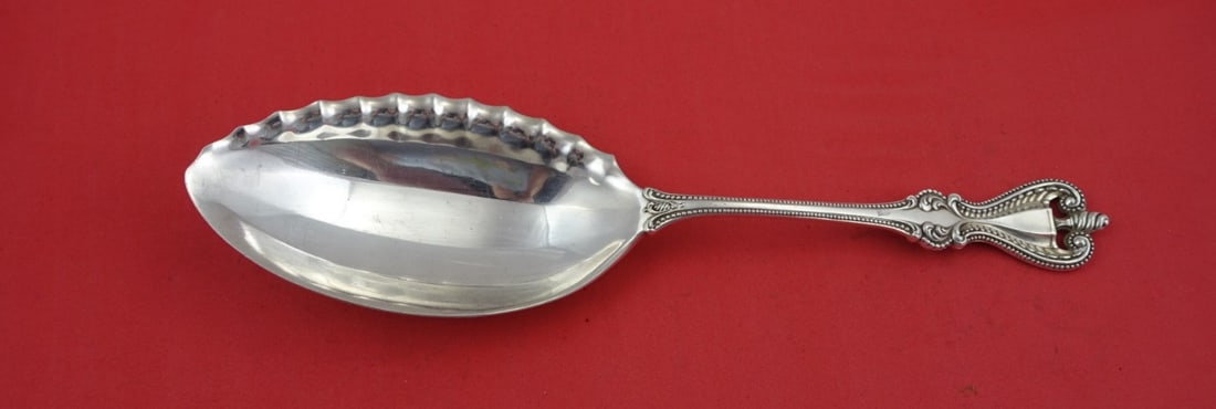 Towle Old Colonial Sterling Silver Ice Cream Server 10 1/8": Towle Old Colonial Sterling Silver Ice Cream Server 10 1/8" Elevate your dessert presentations with this exquisite Old Colonial Ice Cream Server by Towle. Crafted from high-quality sterling silver, th