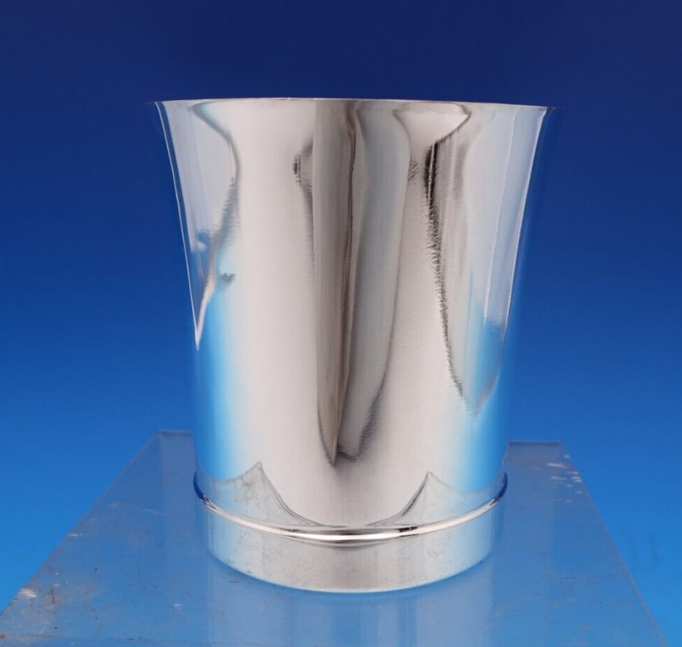 Tiffany & Co Faneuil Sterling Silver Mint Julep Cup 4" x 3.5": Tiffany & Co Faneuil Sterling Silver Mint Julep Cup 4" x 3.5" This exquisite mint julep cup from Tiffany & Co. features the elegant Faneuil pattern, which is a nod to Faneuil Hall in Boston, a histori