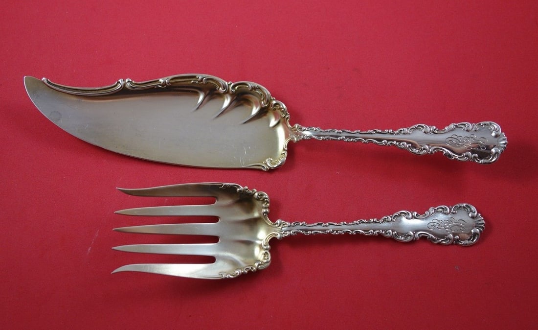 Whiting Louis XV Sterling Silver Gold Washed Trout Serving Set 2pc: Whiting Louis XV Sterling Silver Gold Washed Trout Serving Set 2pc This exquisite 2-piece Trout Serving Set, crafted by Whiting in the elegant Louis XV pattern, showcases the opulence of the late 19th