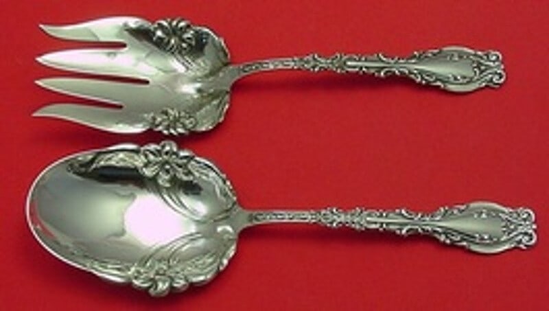 Frank Whiting Josephine Sterling Silver Salad Serving Set 2pc with Lily Design: Frank Whiting Josephine Sterling Silver Salad Serving Set 2pc with Lily Design Elevate your dining experience with this exquisite Josephine Salad Serving Set, crafted by Frank Whiting. This 2-piece se