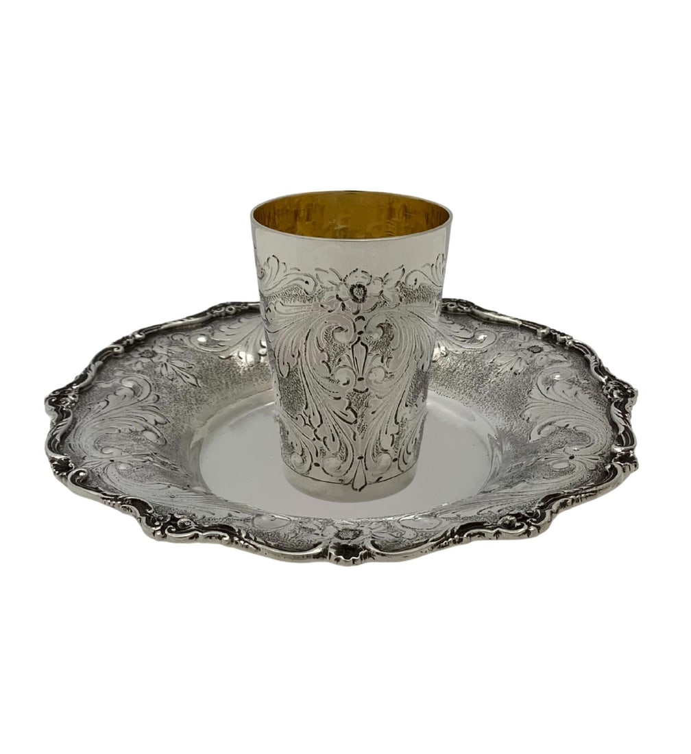 Italian 925 Sterling Silver Cup and Tray Handmade Floral Ornate Design: Italian 925 Sterling Silver Cup and Tray Handmade Floral Ornate Design This fine Italian cup and tray set is crafted from 925 sterling silver and features intricate handmade floral and ornate chased s
