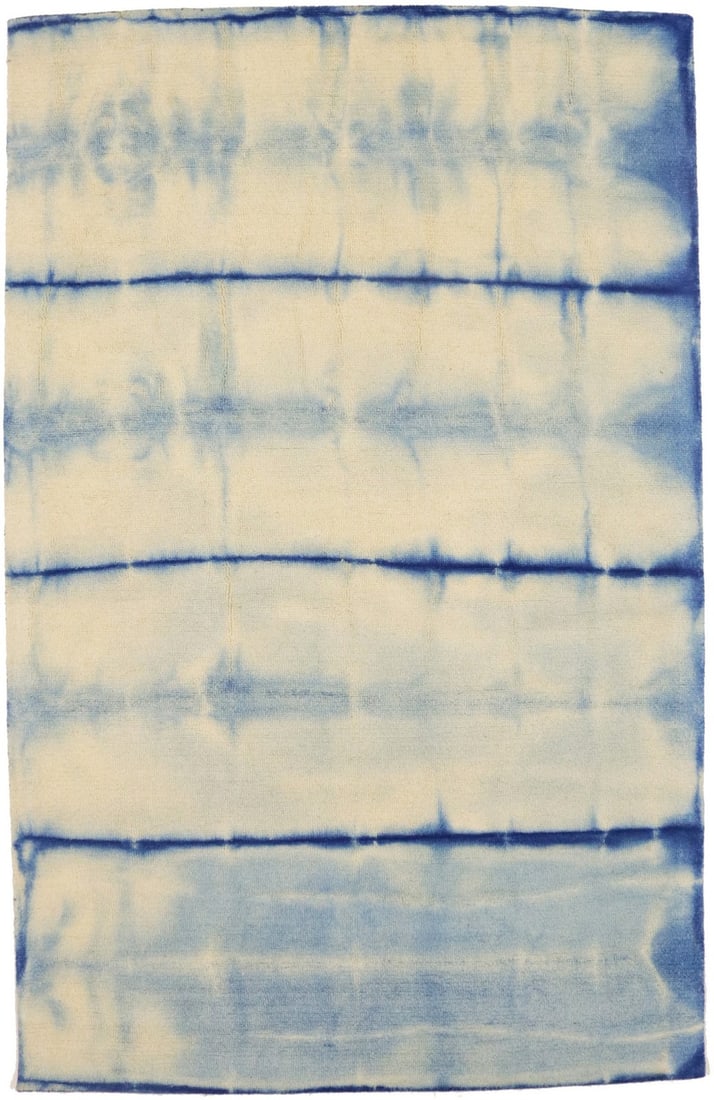 Modern Hand-Tufted 5x8 Wool Rug Cream Blue Abstract Kids Room: Modern Hand-Tufted 5x8 Wool Rug Cream Blue Abstract Kids Room Enhance your child's space with this exquisite hand-tufted wool rug, featuring a modern cream and blue tie-dye design. Measuring 5'0" x 8'