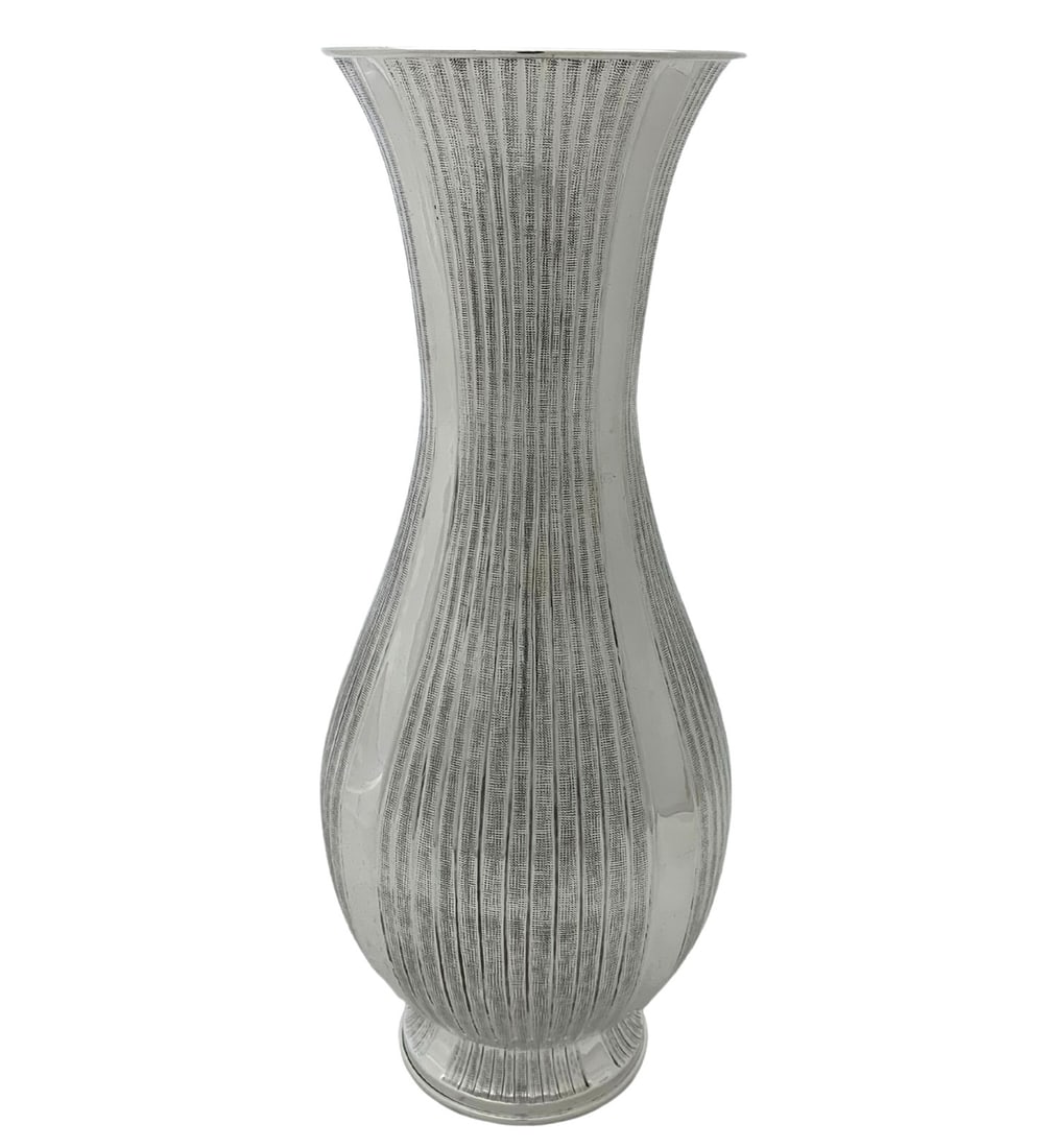 Handmade 925 Sterling Silver Sleek Flower Vase 14 Inches: Handmade 925 Sterling Silver Sleek Flower Vase 14 Inches This exquisite flower vase is crafted from fine 925 sterling silver, showcasing a unique handmade striated and shiny sleek finish. Made in Turk