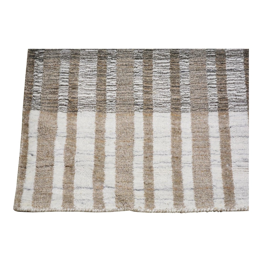 Gray Wool Handloom Rug with Modern Indian Design 8'x10': Gray Wool Handloom Rug with Modern Indian Design 8'x10' This hand-knotted rug combines traditional craftsmanship with a modern design approach. Made from wool, it offers durability, softness, and a ri