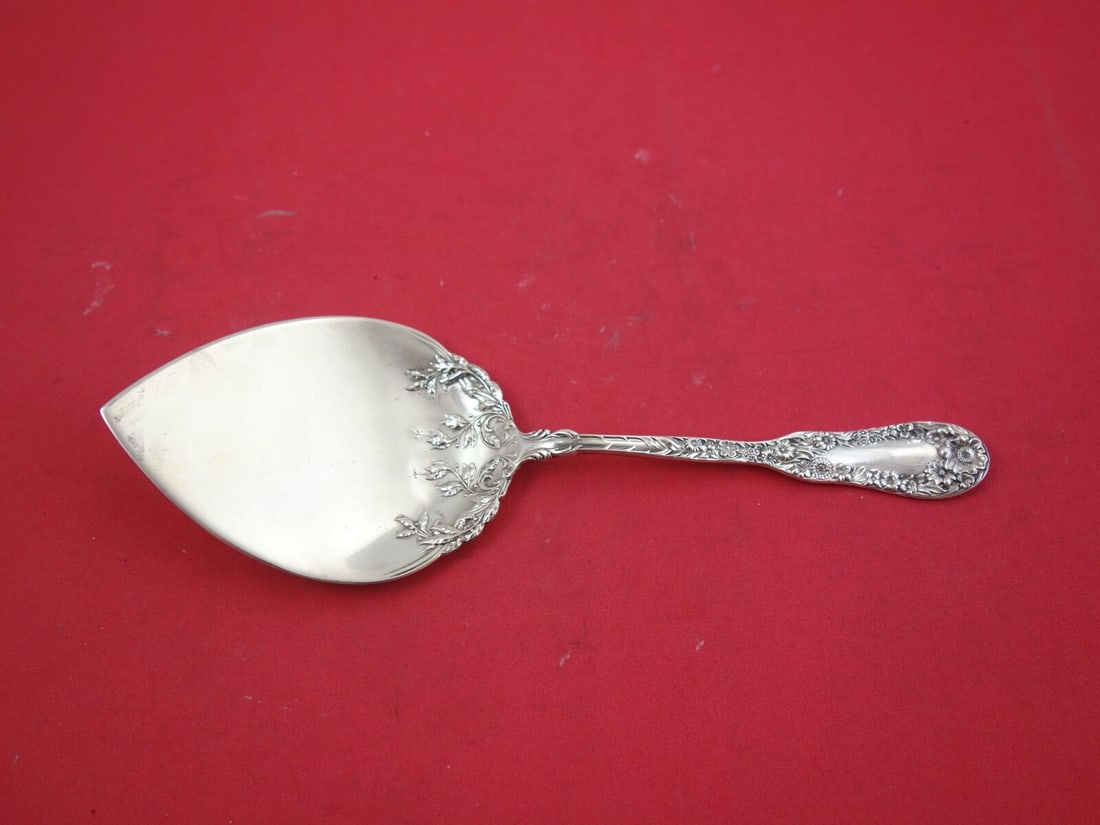Dominick & Haff Number 10 Sterling Silver Pie Server 9 3/4": Dominick & Haff Number 10 Sterling Silver Pie Server 9 3/4" Presenting a stunning pie server from the esteemed Dominick & Haff, featuring the classic Number 10 pattern. This exquisite piece is crafted