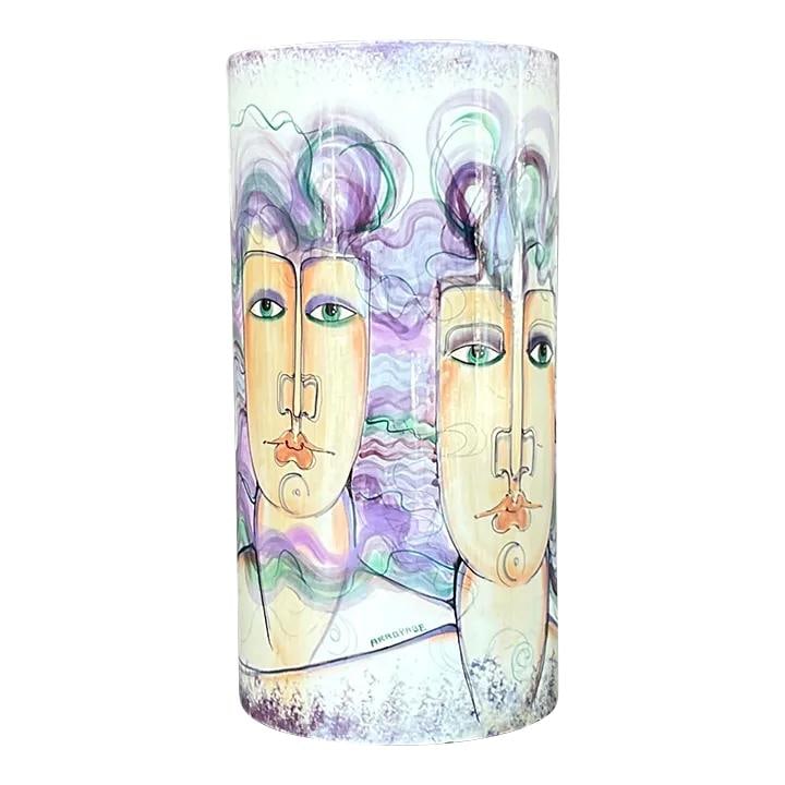 Retro 1980s Hand-Painted Ceramic Vase American Craftsmanship: Retro 1980s Hand-Painted Ceramic Vase American Craftsmanship Introduce a touch of retro charm to your home with this Vintage 1980s Hand-Painted Ceramic Vase. This exquisite piece, crafted in America, 