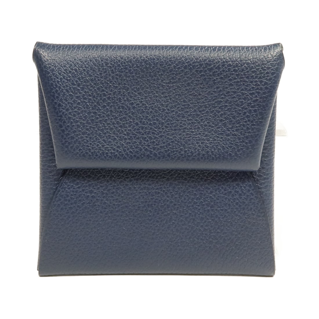 Hermes Bleu Nuit Evercolor Leather Bastia Coin Purse with Palladium Hardware: Hermes Bleu Nuit Evercolor Leather Bastia Coin Purse with Palladium Hardware Hermes Bastia coin purse crafted from Evercolor calfskin leather in a deep navy hue. Features a sleek and compact design wi