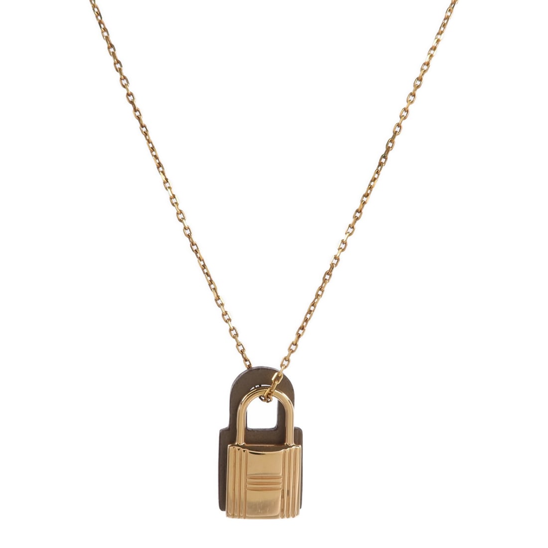Hermes O Kelly Etoupe Veau Swift Necklace: Hermes O Kelly Etoupe Veau Swift Necklace This Hermes O'Kelly necklace features luxurious Veau Swift calfskin leather in an elegant gray Etoupe color. Designed for women, the necklace combines refined