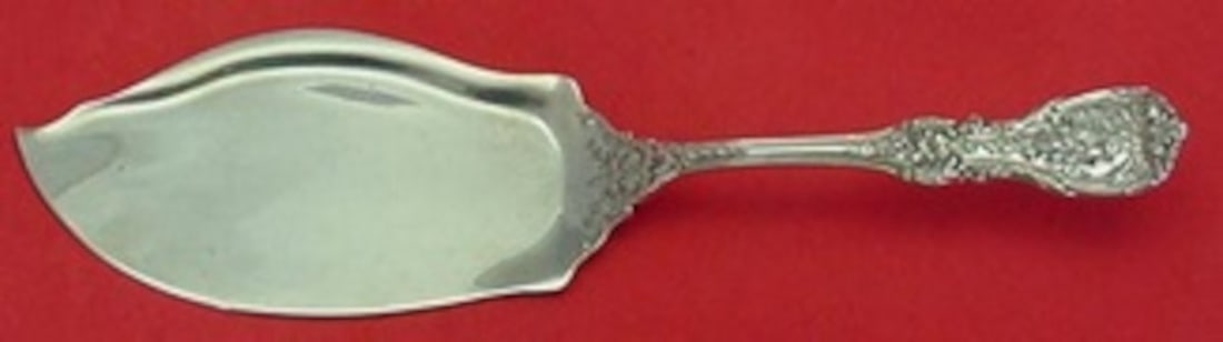 Reed & Barton Francis I Sterling Silver Fish Server 12": Reed & Barton Francis I Sterling Silver Fish Server 12" This exquisite fish server is crafted in sterling silver and features the elegant Francis I pattern by Reed and Barton. The server showcases a f