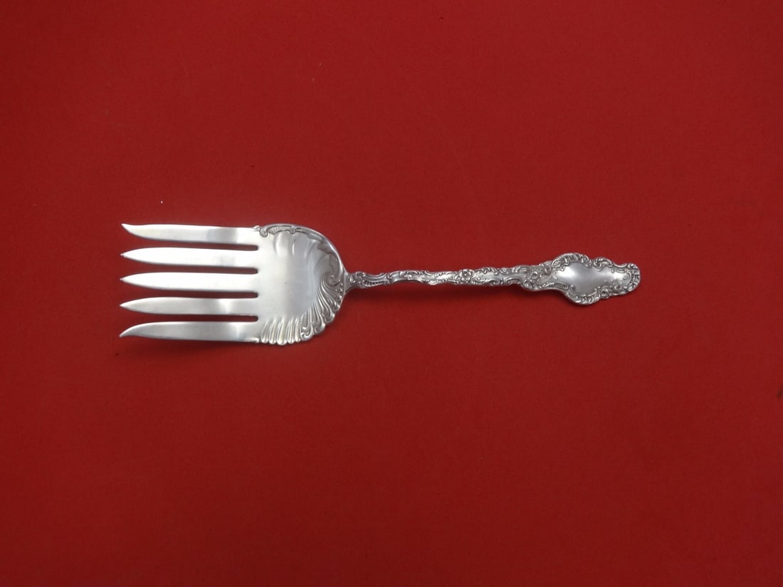 Durgin Watteau Sterling Silver 5-Tine Fish Serving Fork 8 Inch: Durgin Watteau Sterling Silver 5-Tine Fish Serving Fork 8 Inch This exquisite 5-tine fish serving fork is crafted from high-quality sterling silver and features the elegant Watteau pattern by Durgin. 