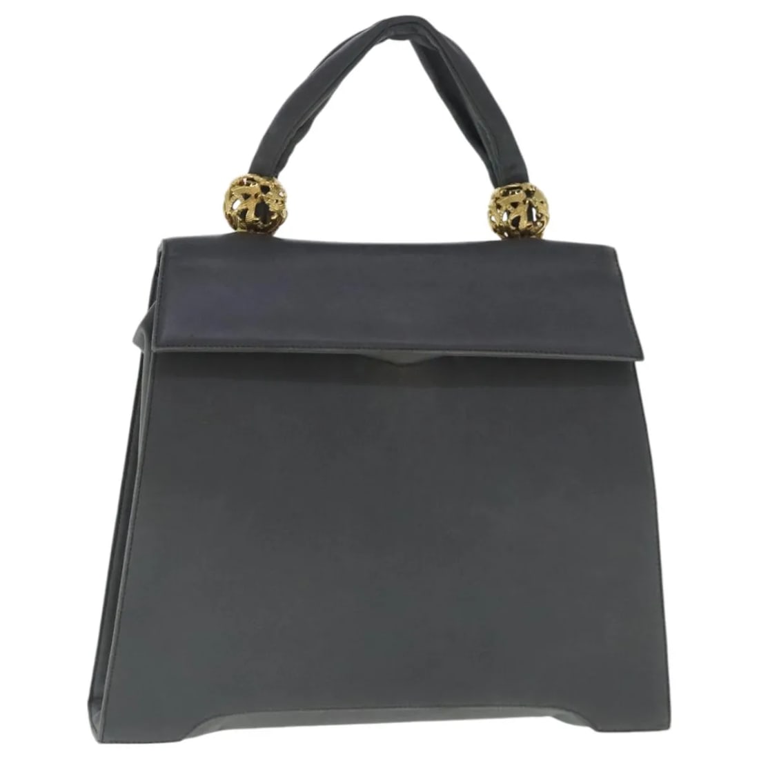 Gray Leather Handbag Salvatore Ferragamo Vintage Italy: Gray Leather Handbag Salvatore Ferragamo Vintage Italy This Salvatore Ferragamo vintage handbag is crafted from gray leather and designed for women. Made in Italy, it features a classic silhouette and