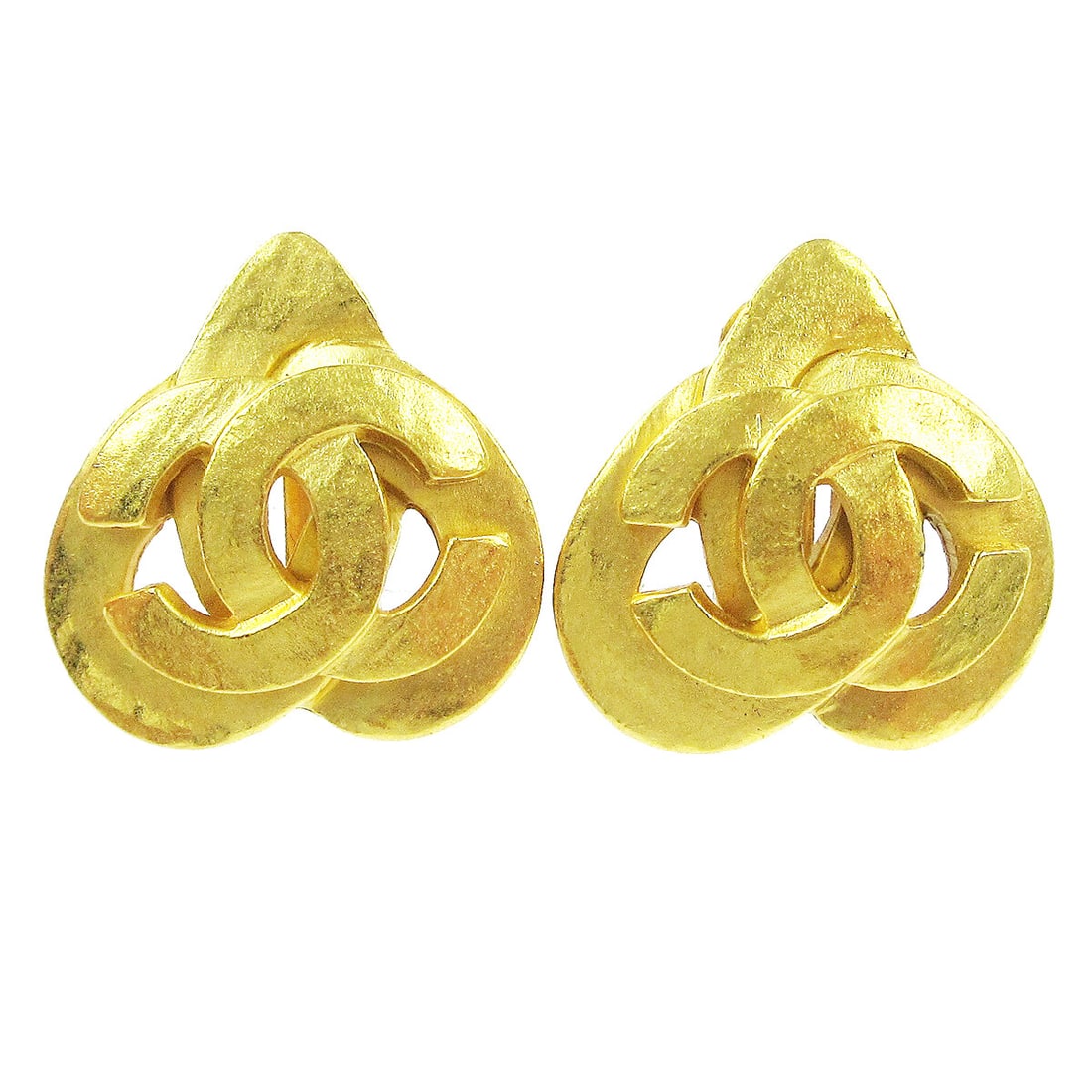 Chanel 97P Gold Tone Heart Clip On Earrings: Chanel 97P Gold Tone Heart Clip On Earrings Clip-on Chanel earrings featuring a heart shape with CC logo motif in a gold-tone finish. Marked 97P and made in France. Condition is very good with noted e