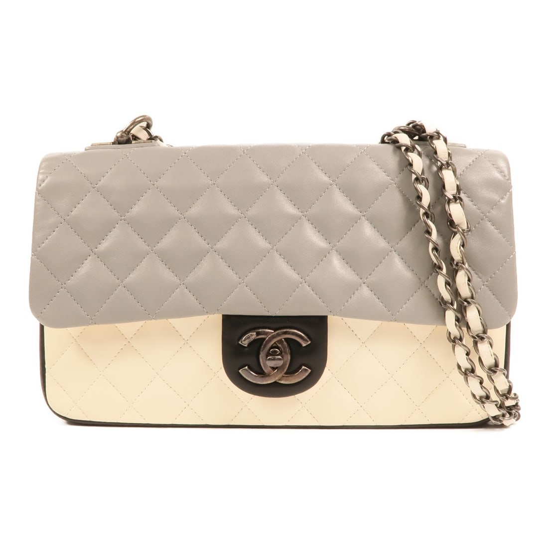 Chanel Lambskin Chain Shoulder Bag in Black White and Grey with Silver Hardware: Chanel Lambskin Chain Shoulder Bag in Black White and Grey with Silver Hardware This CHANEL CC shoulder bag features a classic chain design crafted from lambskin leather in a sophisticated combination