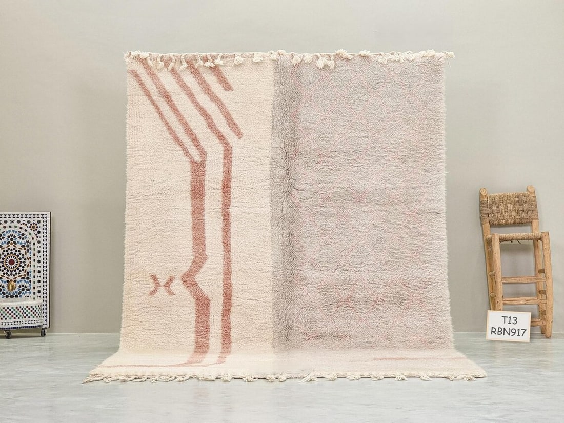 Handwoven Moroccan Berber Rug 8 x 5 Feet Unique Geometric Design 100% Wool: Handwoven Moroccan Berber Rug 8 x 5 Feet Unique Geometric Design 100% Wool Transform your living space with this exquisite handwoven Moroccan Berber rug, showcasing a unique geometric design that beau
