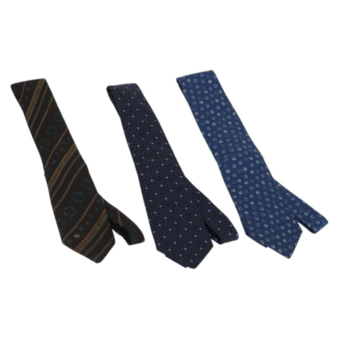 Set of 3 Blue and Green Hermes Neckties for Women: Set of 3 Blue and Green Hermes Neckties for Women This set includes three authentic neckties from Hermes, Chanel, and Louis Vuitton in blue and green tones. Designed for women, these neckties originat