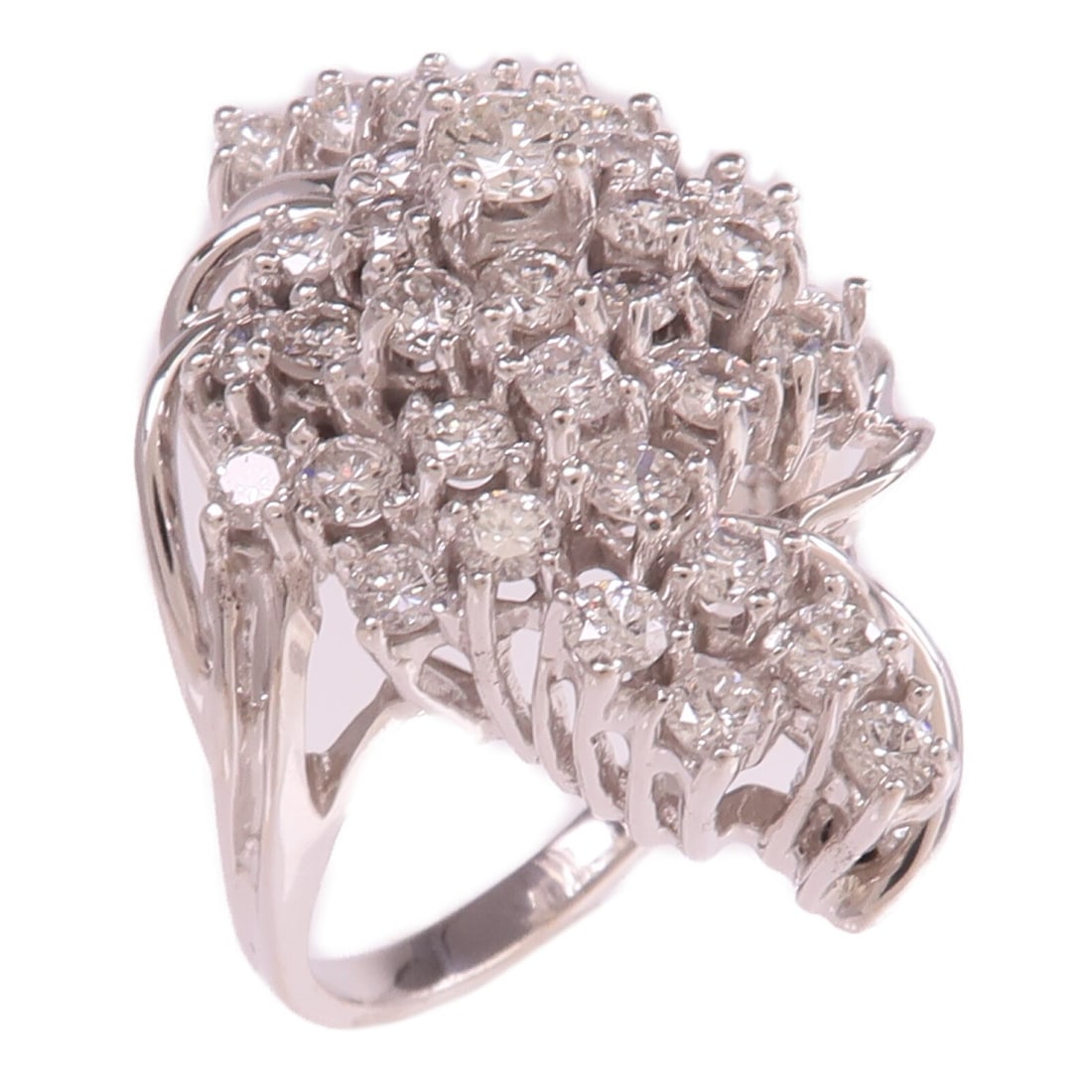 Diamond Solitaire Ring in 14K White Gold Size 7.5: Diamond Solitaire Ring in 14K White Gold Size 7.5 This women's ring features diamonds set in 14K white gold, designed in a classic style. The ring is a US size 7.5 and is suitable for regular wear. It
