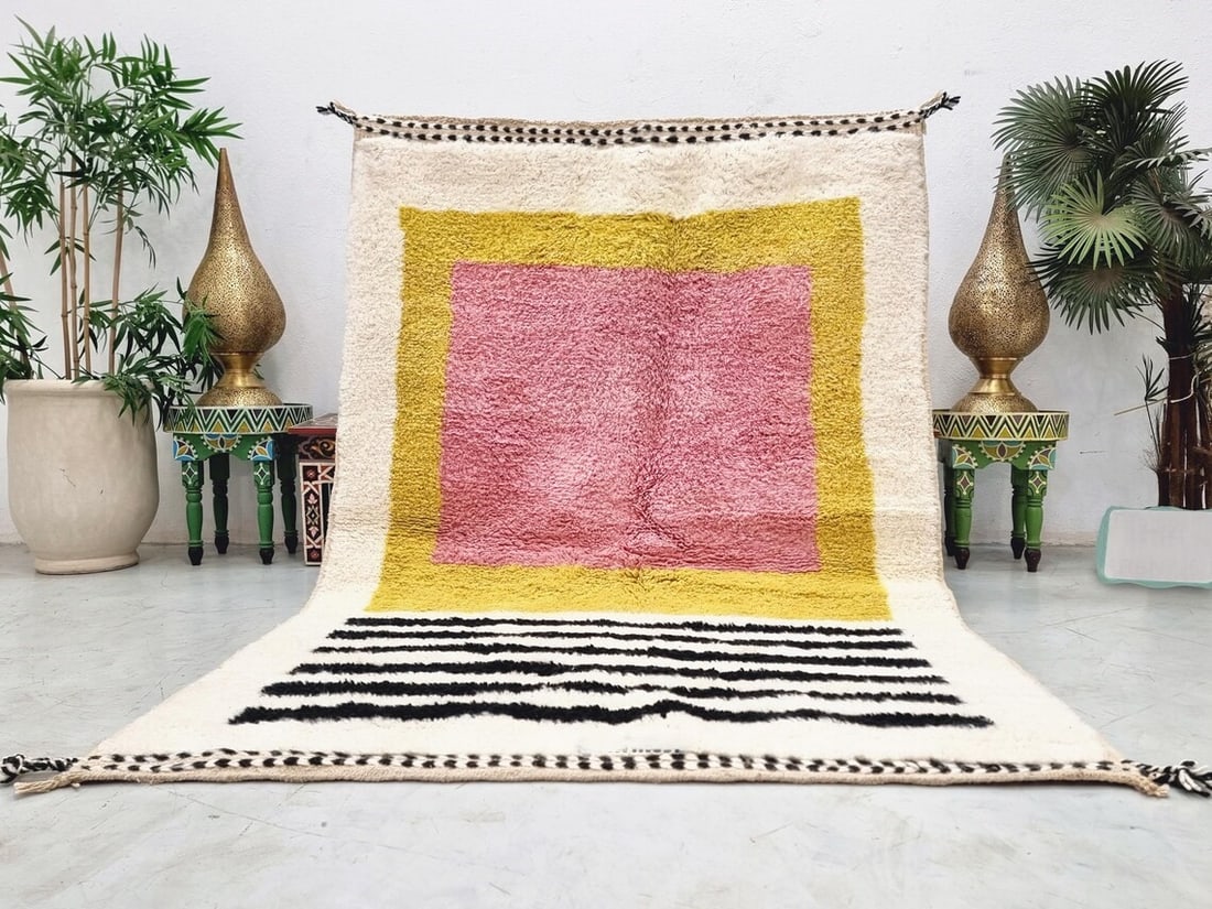Authentic Handmade Moroccan Wool Rug 8 x 5 Feet: Authentic Handmade Moroccan Wool Rug 8 x 5 Feet Discover the beauty of this Authentic Stunning Handmade Wool Rug, meticulously handwoven in the Atlas Mountains by skilled local Berber women weavers. C