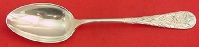 Gorham Sterling Silver Serving Spoon Knickerbocker Irises 8.5 Inch: Gorham Sterling Silver Serving Spoon Knickerbocker Irises 8.5 Inch This exquisite serving spoon is crafted from sterling silver by Gorham, featuring the elegant Knickerbocker pattern adorned with deli