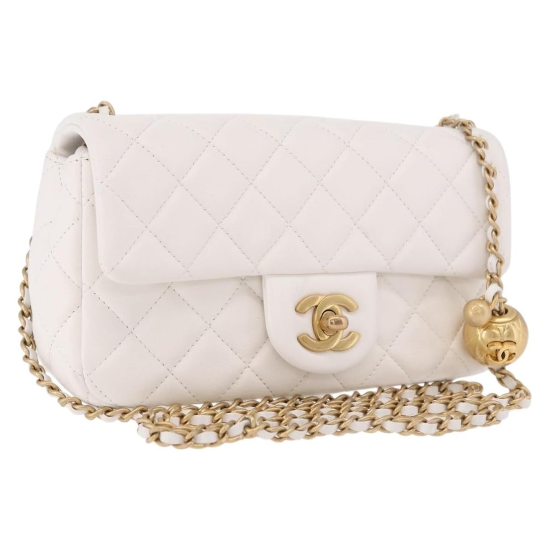 CHANEL Matelasse Lamb Skin Shoulder Bag White Gold Tone CC: CHANEL Matelasse Lamb Skin Shoulder Bag White Gold Tone CC Chanel Matelasse chain shoulder bag in white lamb skin with gold CC detailing. Made in Italy, this women's shoulder bag includes a dust bag. 