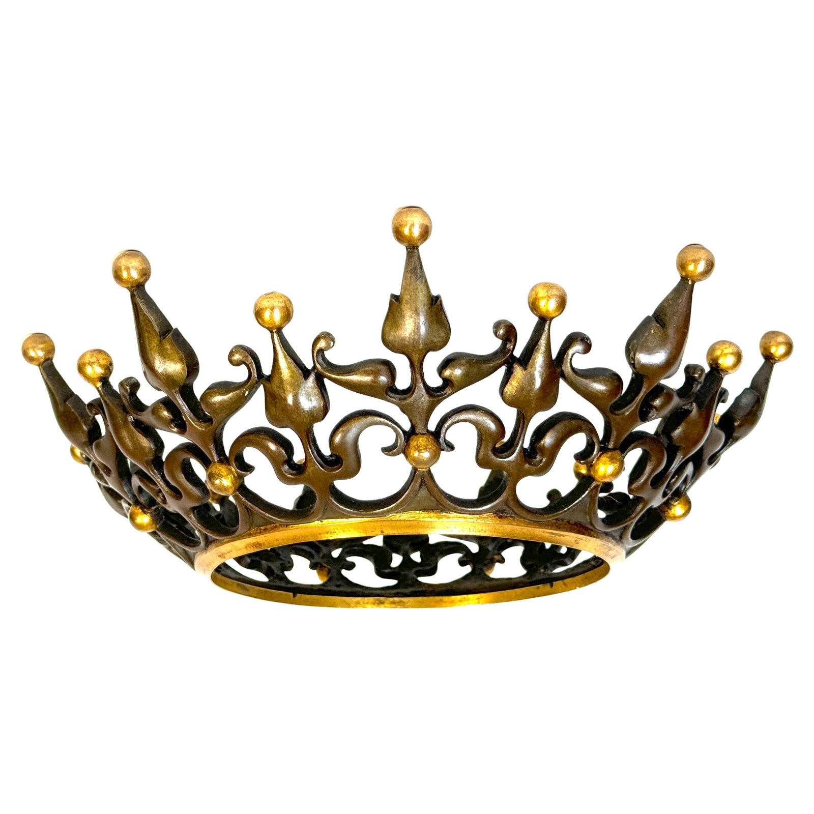 Napoleon III Bronze Ormolu Crown France Circa 1870 Rare Antique: Napoleon III Bronze Ormolu Crown France Circa 1870 Rare Antique This Napoleon III Patinated Bronze & Ormolu Crown, crafted in France around 1870, showcases a striking classic crown form with a diamete