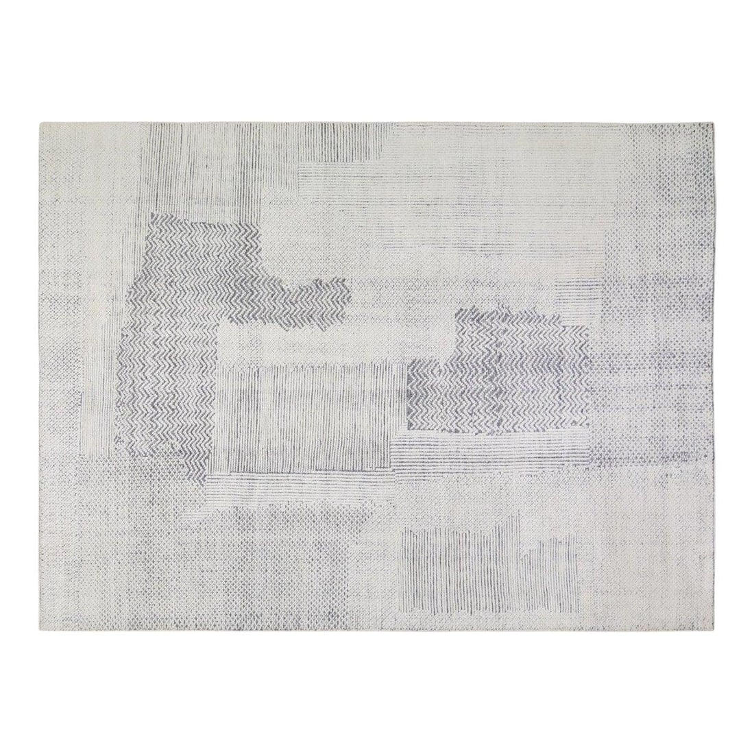 Organic Wool Hand Knotted Rug in Beige 9'9 x 14': Organic Wool Hand Knotted Rug in Beige 9'9 x 14' This Moroccan hand-knotted rug is crafted from organic wool, featuring natural colors and a soft texture. The rug is pre-owned and presents a beige ton