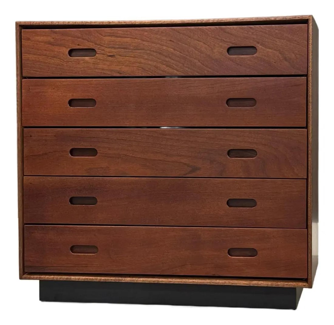 1970s Mid Century Modern Mahogany Dresser Cabinet USA: 1970s Mid Century Modern Mahogany Dresser Cabinet USA This elegant mid-century modern mahogany dresser cabinet offers a stylish solution for organizing crafts or office supplies. Professionally refini