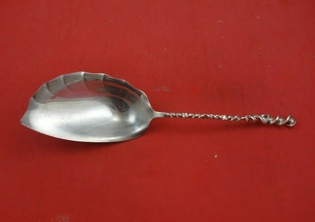 Whiting Reverse Twist Sterling Silver Ice Cream Server 9.5": Whiting Reverse Twist Sterling Silver Ice Cream Server 9.5" This exquisite ice cream server is a remarkable piece from the renowned Whiting brand, crafted in sterling silver. Featuring the elegant Rev