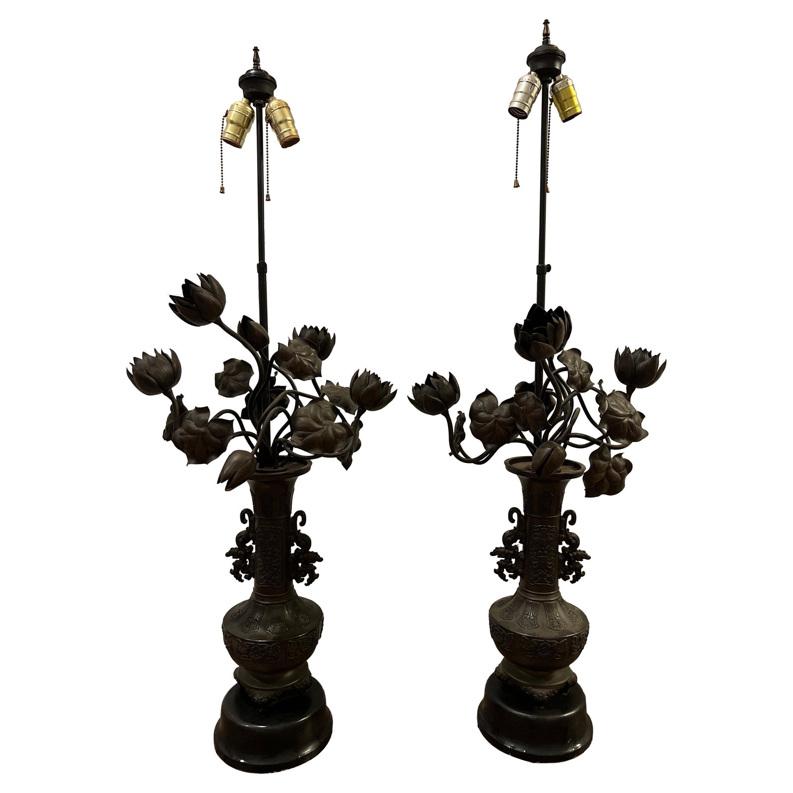 Pair of Antique Japanese Bronze Table Lamps Circa 1900 Aesthetic Movement: Pair of Antique Japanese Bronze Table Lamps Circa 1900 Aesthetic Movement This exquisite pair of large-scale Meiji Japanese bronze table lamps showcases the artistry of the Aesthetic Movement, dating 