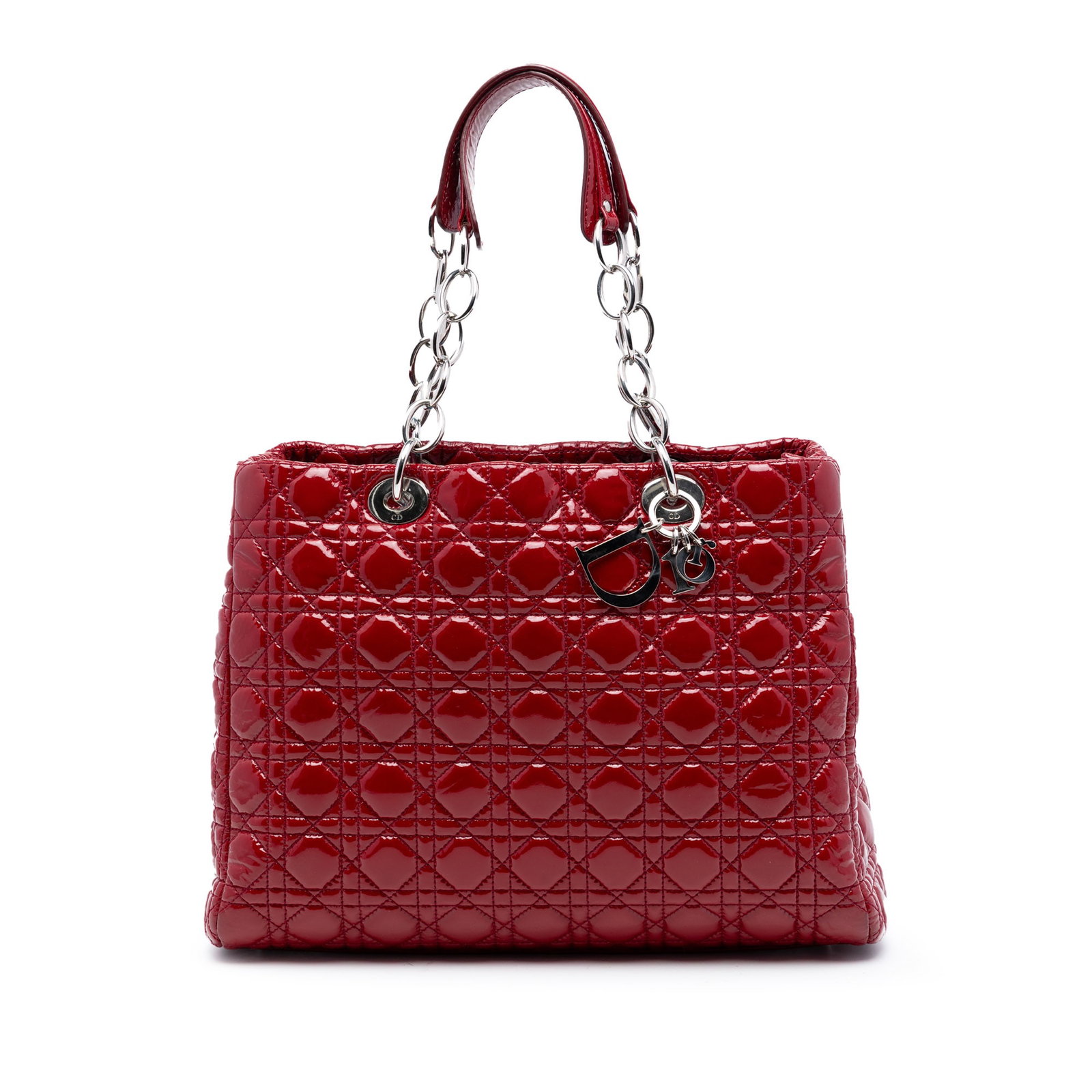 Dior Lady Dior red patent leather tote: Dior Lady Dior red patent leather tote This Large Patent Cannage Soft Zipped Lady Dior Shopping Tote is crafted from quilted patent leather in a striking red color. It features flat leather and chain 