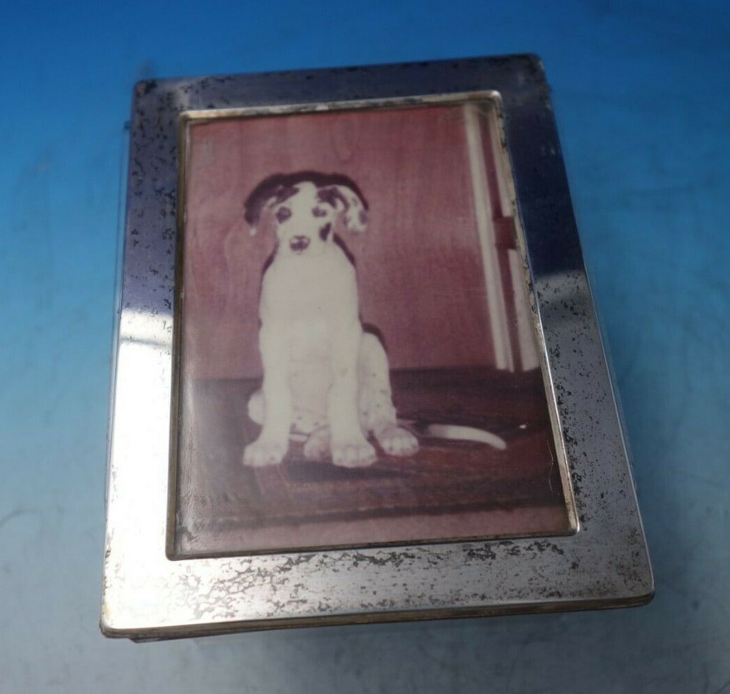 Vintage Italian Sterling Silver Frame 4.75 x 3.25 Circa 1940: Vintage Italian Sterling Silver Frame 4.75 x 3.25 Circa 1940 This exquisite Italian sterling silver picture frame, crafted circa 1940, showcases a beautiful design complemented by a wood back. Measuri