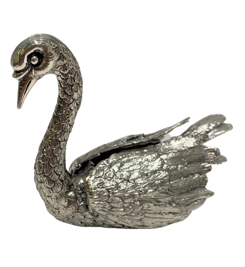 Handmade Italian 925 Sterling Silver Swan Salt Holder with Spoon: Handmade Italian 925 Sterling Silver Swan Salt Holder with Spoon This exquisite small salt holder is crafted from 925 sterling silver and features a stunning handmade swan design that showcases intric