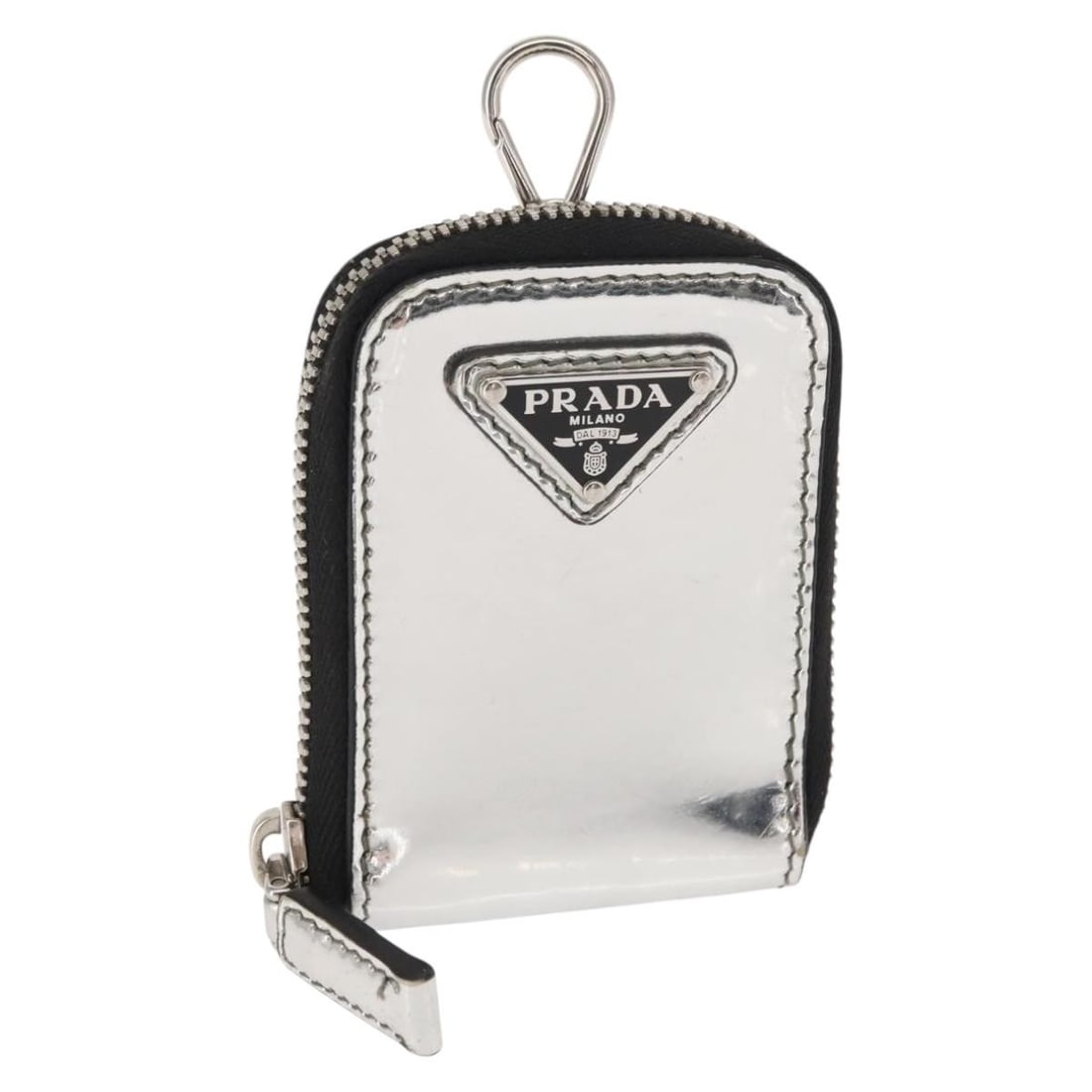 PRADA Silver Patent Leather Pouch Authentic Italy: PRADA Silver Patent Leather Pouch Authentic Italy This PRADA Pouch is crafted from high-quality patent leather in a striking silver color, exuding elegance and sophistication. Measuring approximately 