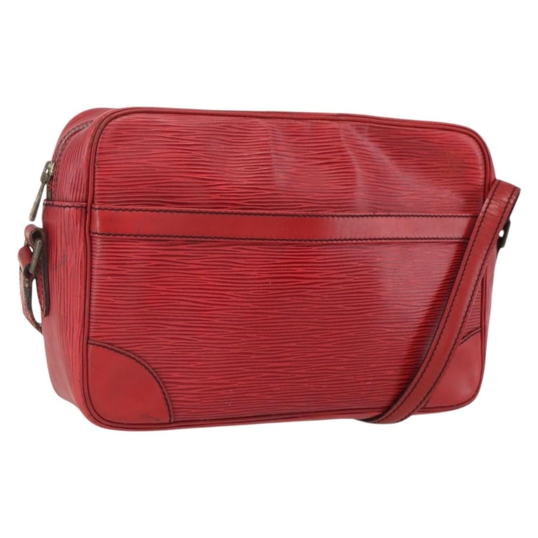 Red Epi Leather Louis Vuitton Trocadero 27 Shoulder Bag M52317: Red Epi Leather Louis Vuitton Trocadero 27 Shoulder Bag M52317 This Louis Vuitton Trocadero 27 shoulder bag is crafted from signature red Epi leather and features a structured silhouette. It includes 